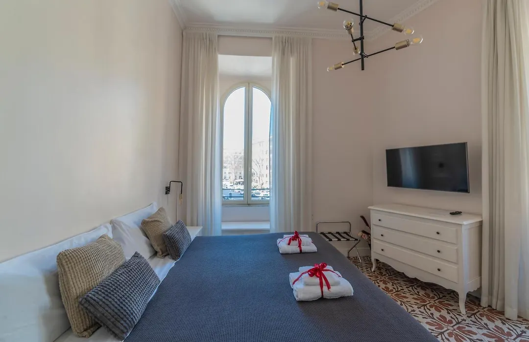 Vintage Ottaviano Apartment-1