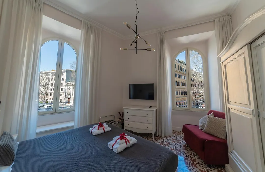 Vintage Ottaviano Apartment-1