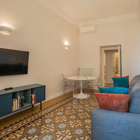 Vintage Ottaviano Apartment-2